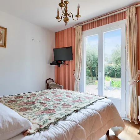 Maison 3 200m De La *